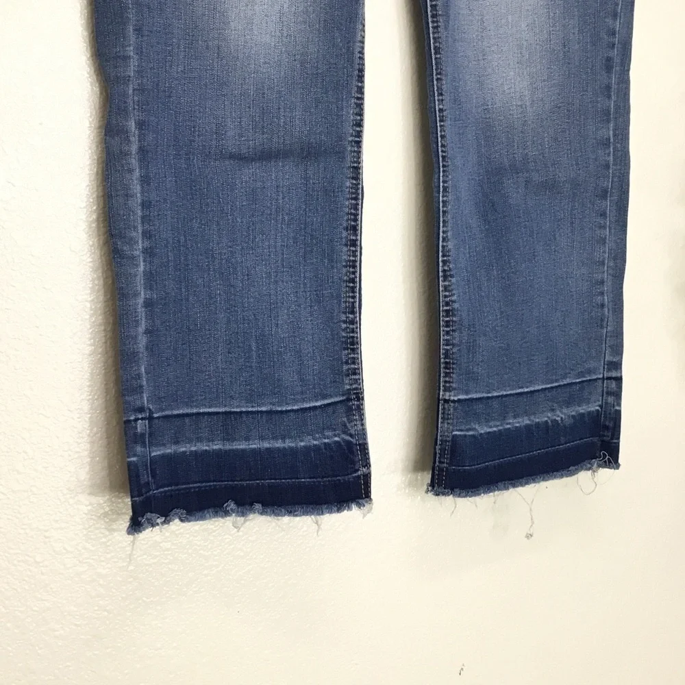Kensie Ankle Jeans With Frayed Cuffs - Picture 3 of 6